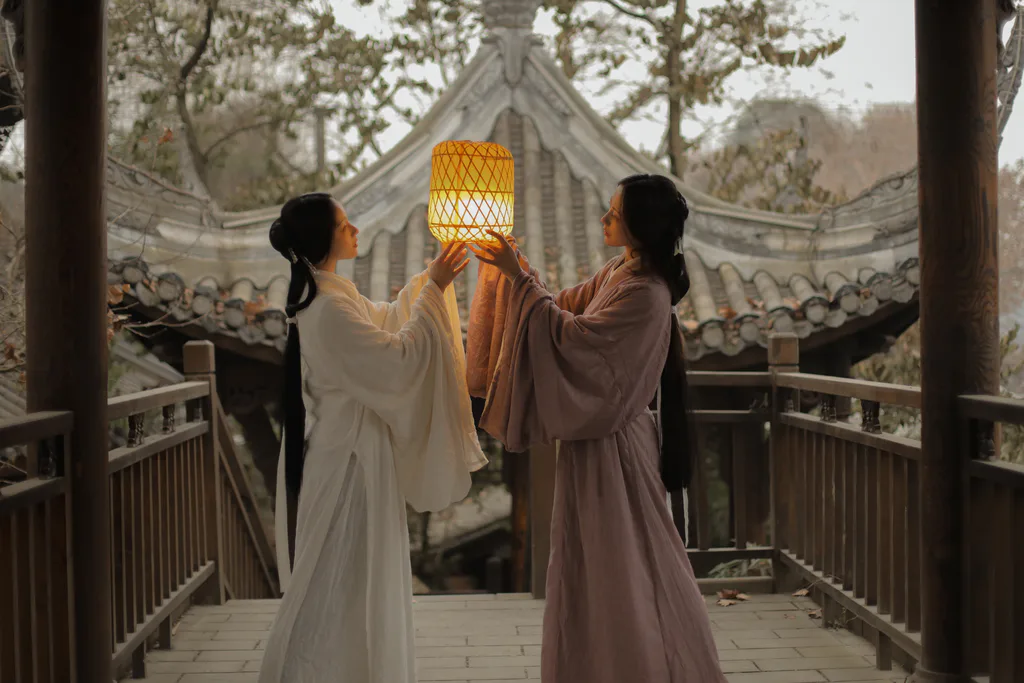 [YITUYU艺图语]2023.04.27 姐妹游园 如玉[21+1P/224MB]