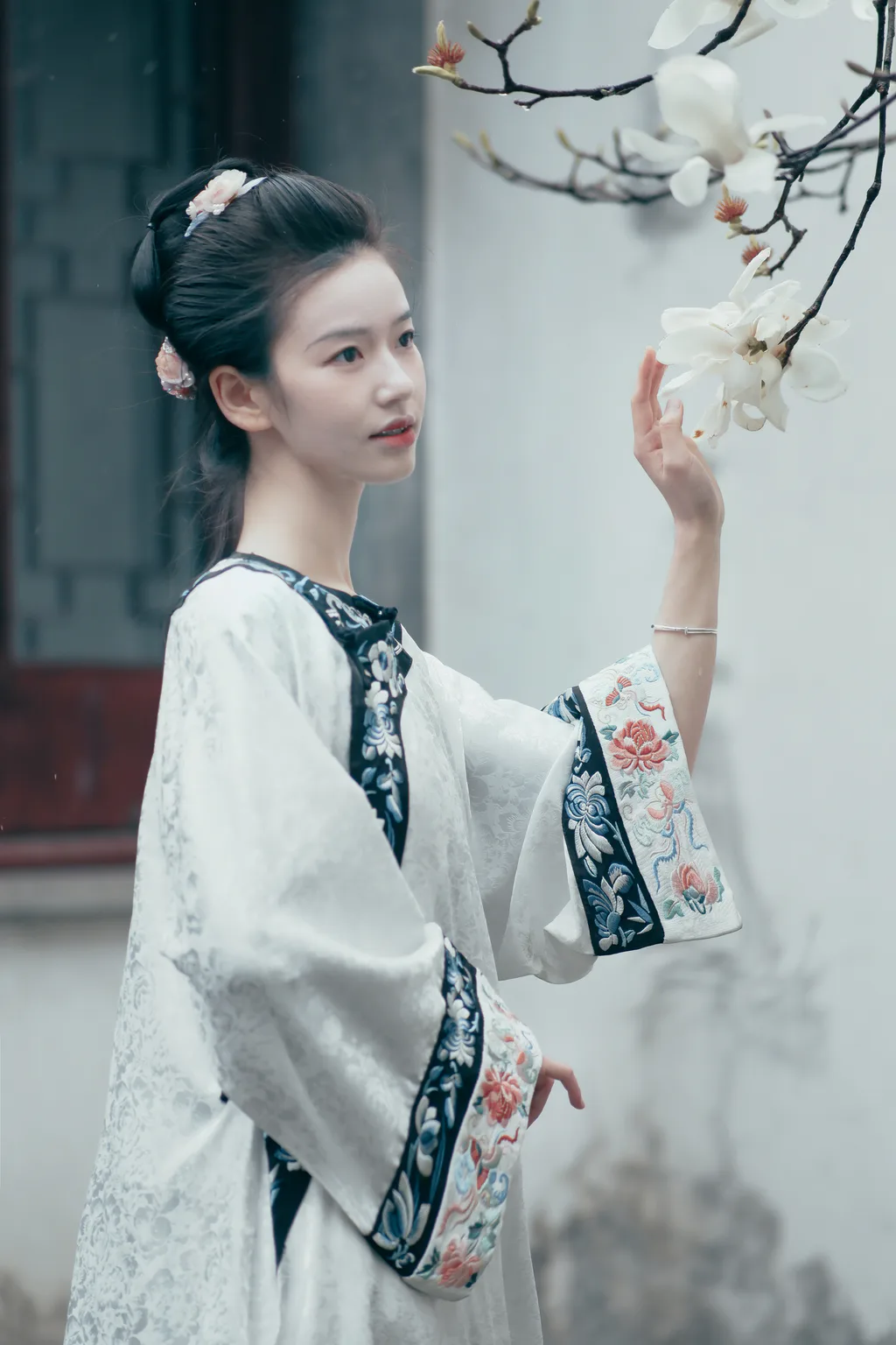 [YITUYU艺图语]2023.04.16 烟雨往事 鹿半仙儿_ [23+1P/99MB]