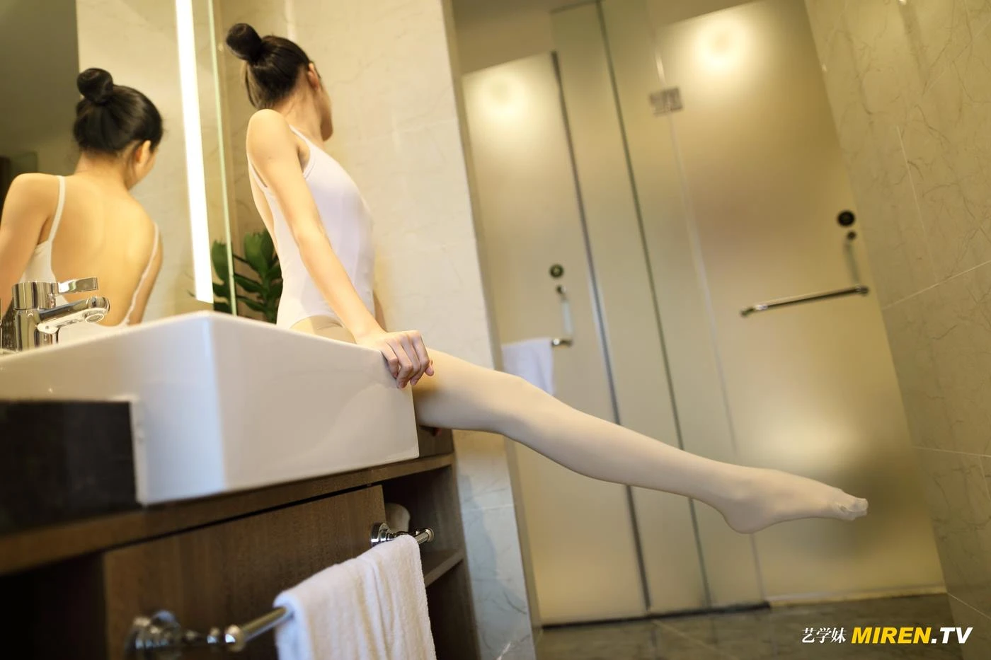 [ROSI艺XUE妹]2020.01.14 NO.0046[47+1P/36M]