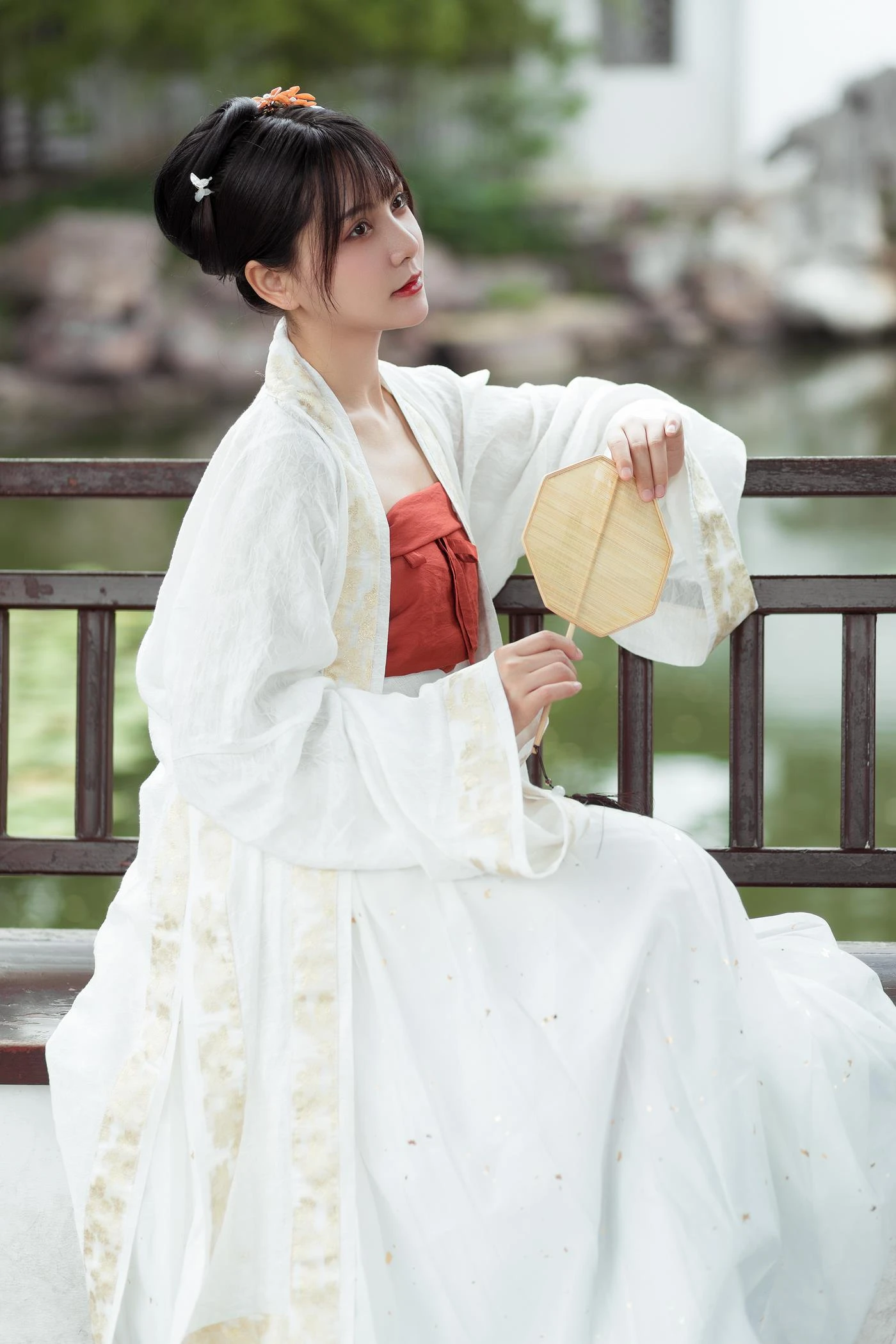 [YITUYU艺图语] 2022.02.24 浮生万千 水月镜花 秋山AkI [23P/509MB]