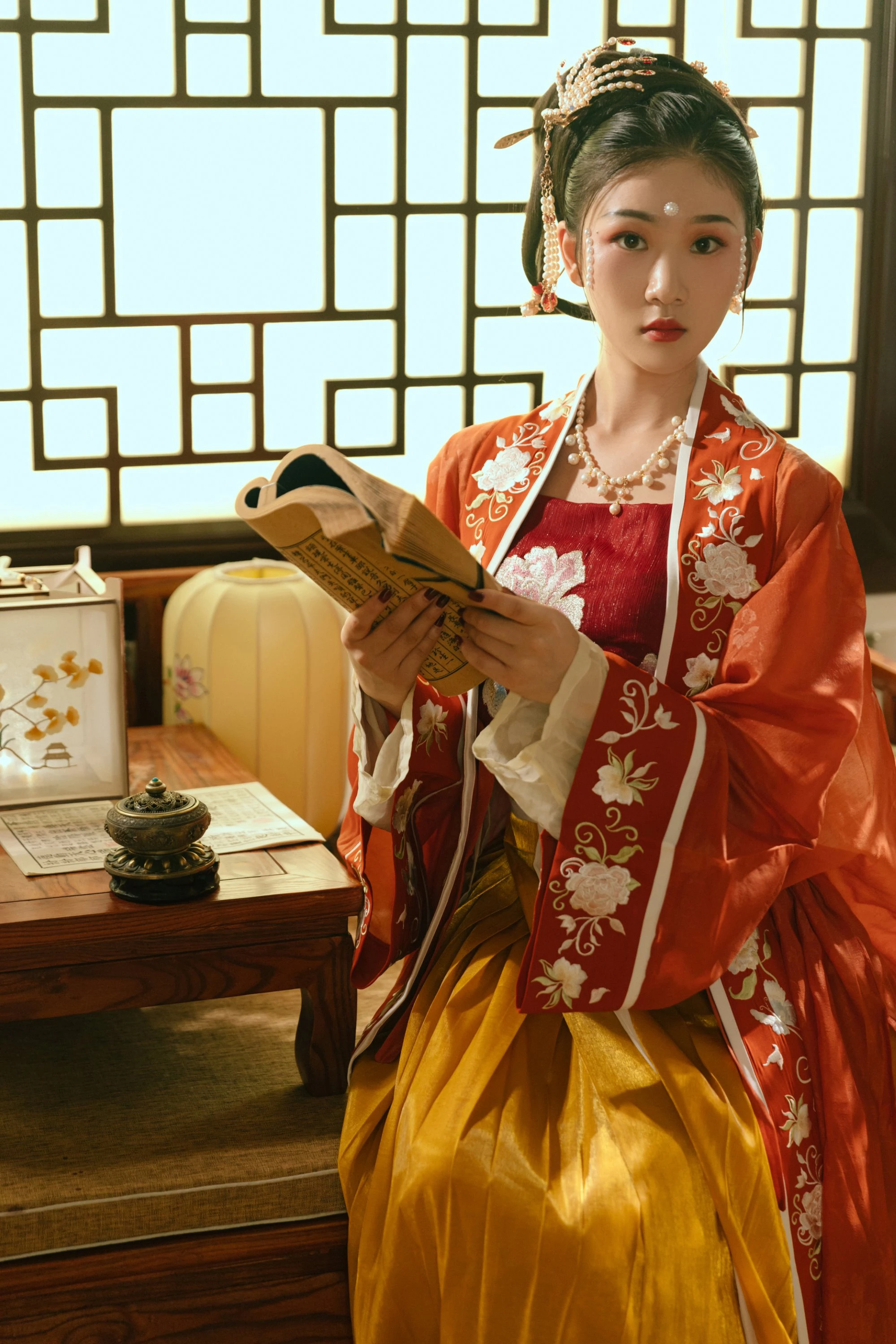 [YITUYU艺图语]2022.07.21 红妆 相望回首喵喵喵[28+1P/379MB]