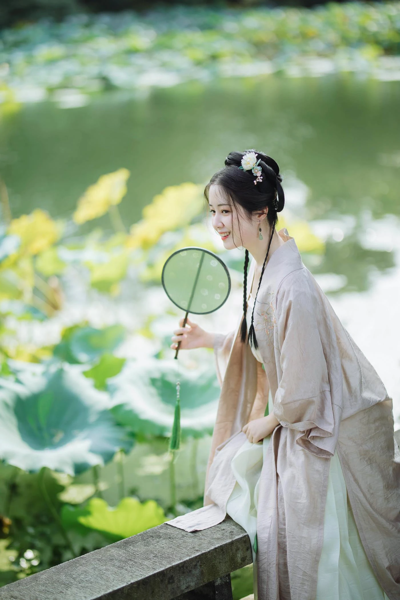 [YITUYU艺图语] 2022.02.09 荷叶五寸荷花娇 罗熙 [19P/90MB]
