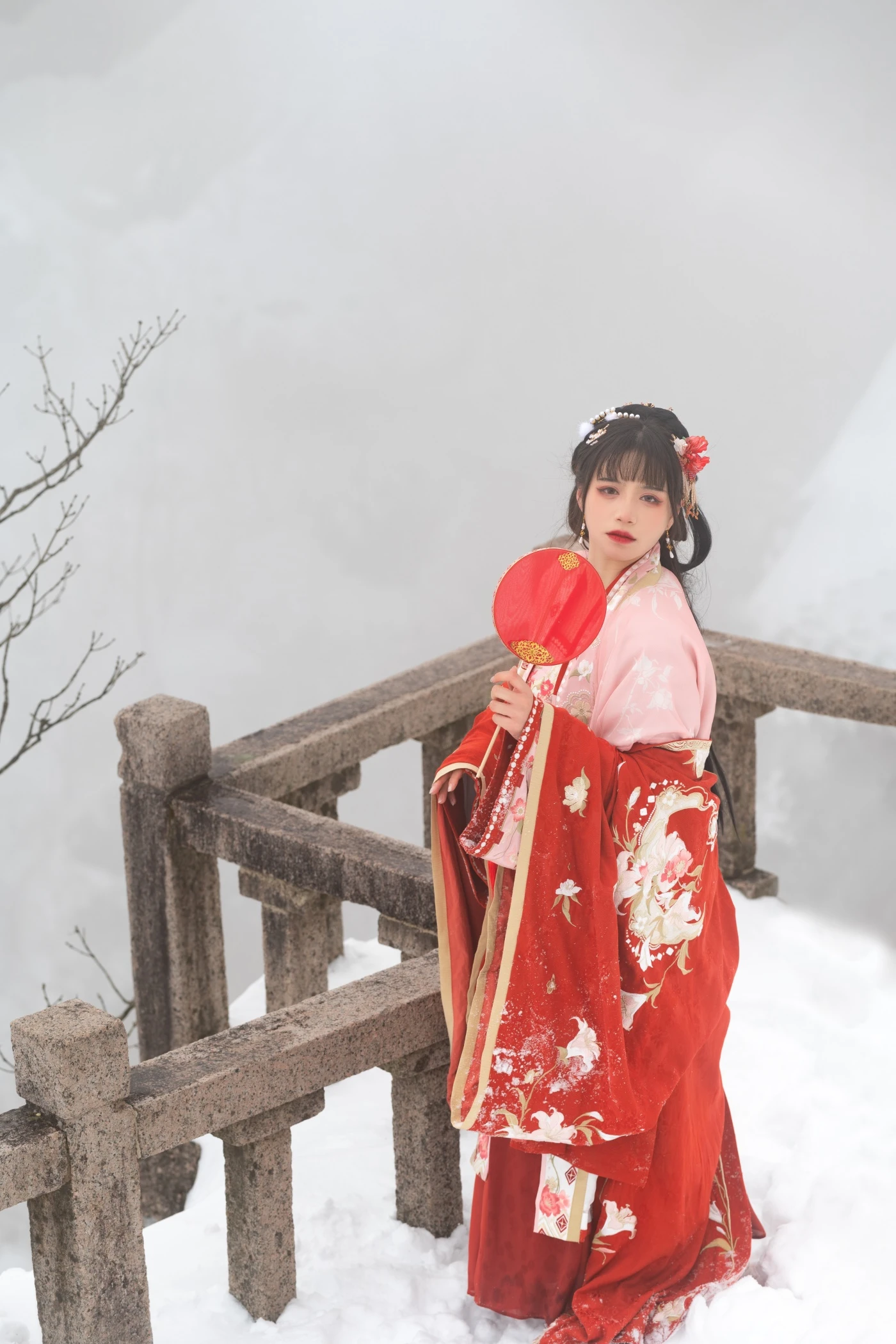 [YITUYU艺图语] 2022.06.07 踏雪 贰加六 [26P/239MB]