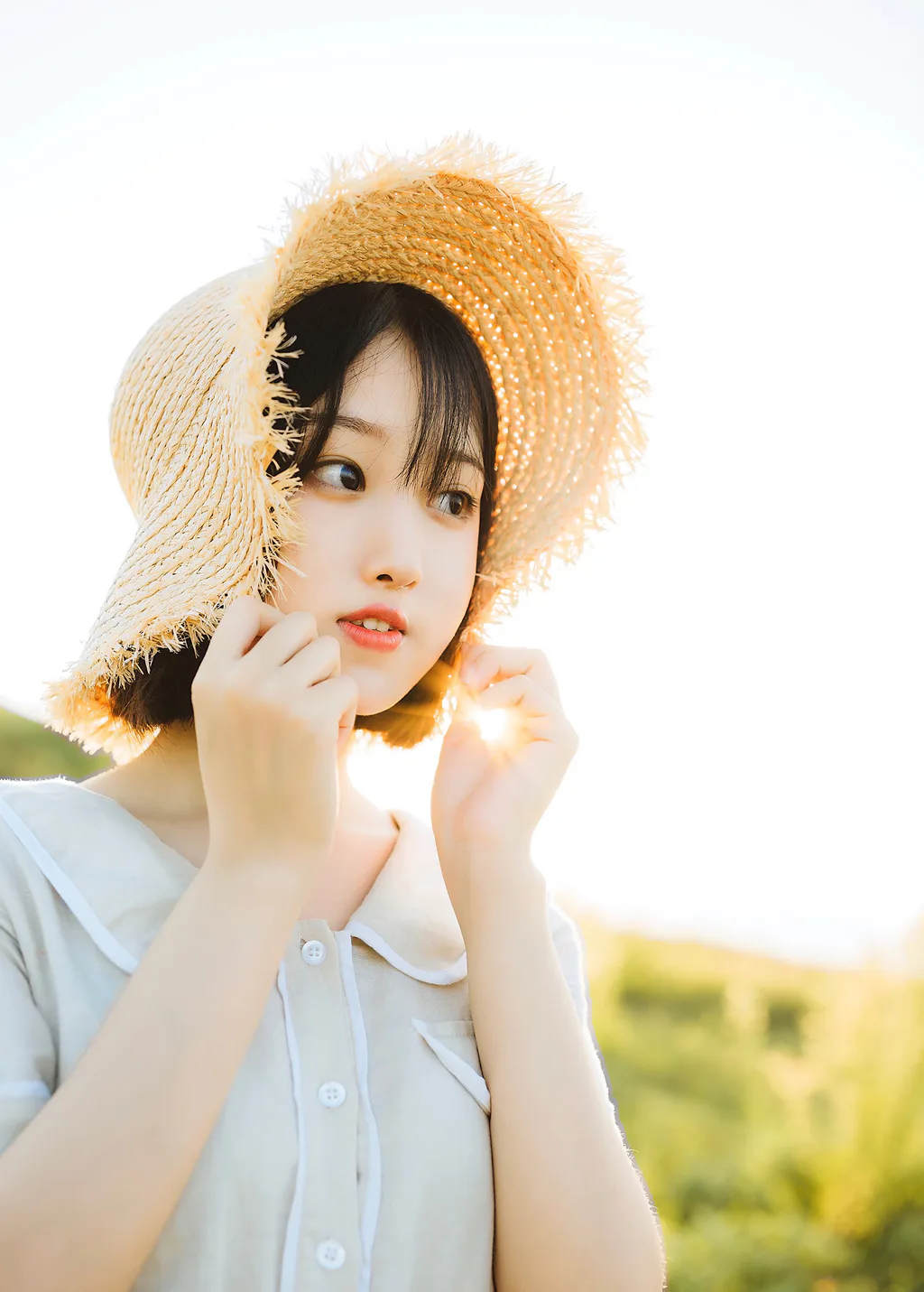 [YITUYU艺图语]2023.04.20 你深邃的眼眸犹如漫天星辰坠入大海 四月青夏[23+1P/160MB]