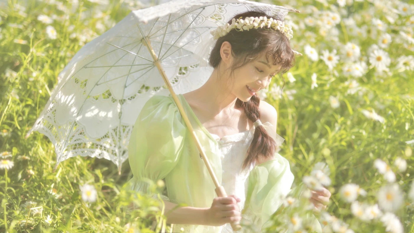 [YITUYU艺图语] 2022.06.17 她在光里徜徉 西西 [55P/272MB]