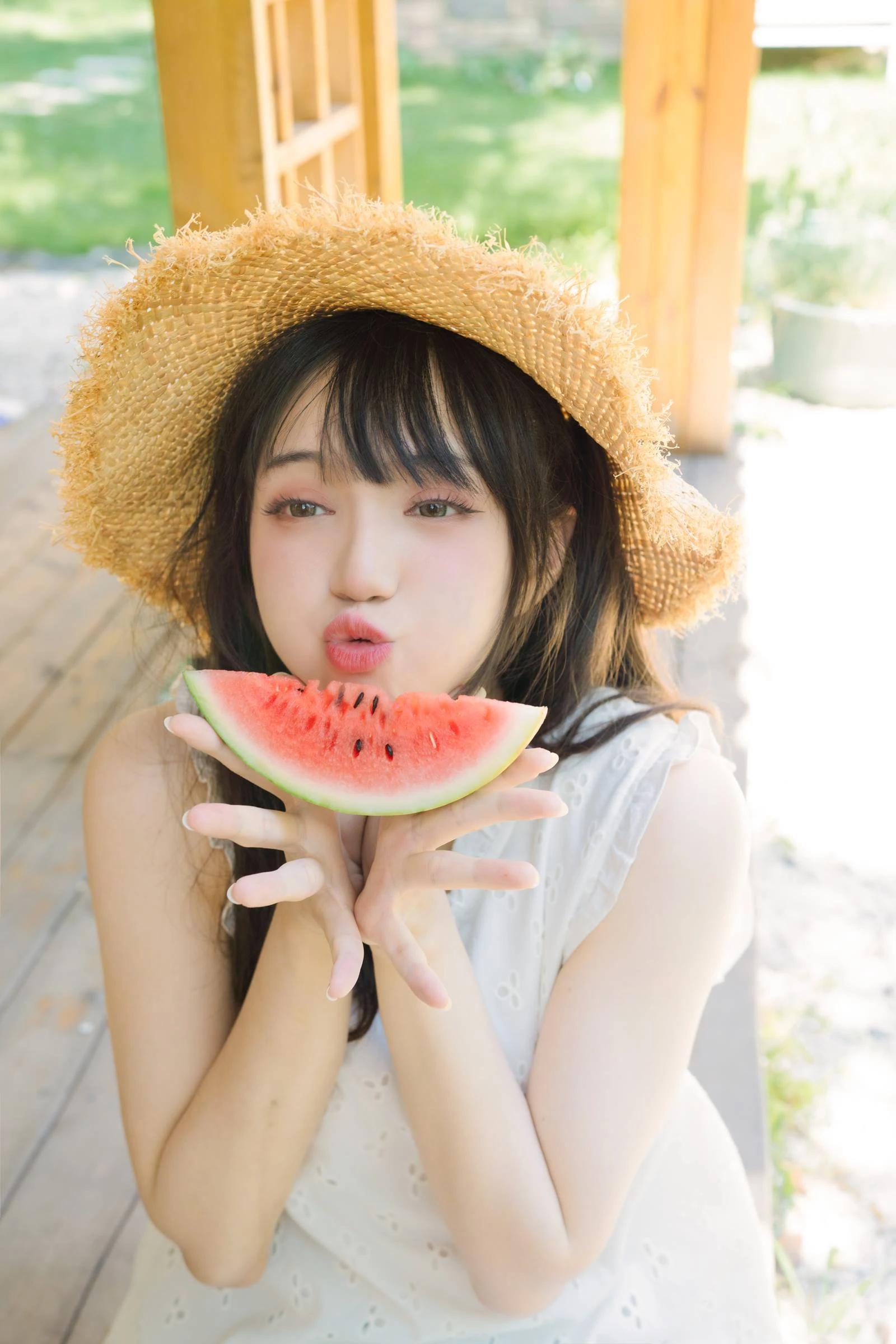[YITUYU艺图语]2022.09.05 夏日少女与西瓜 贰加六[38+1P/147MB]