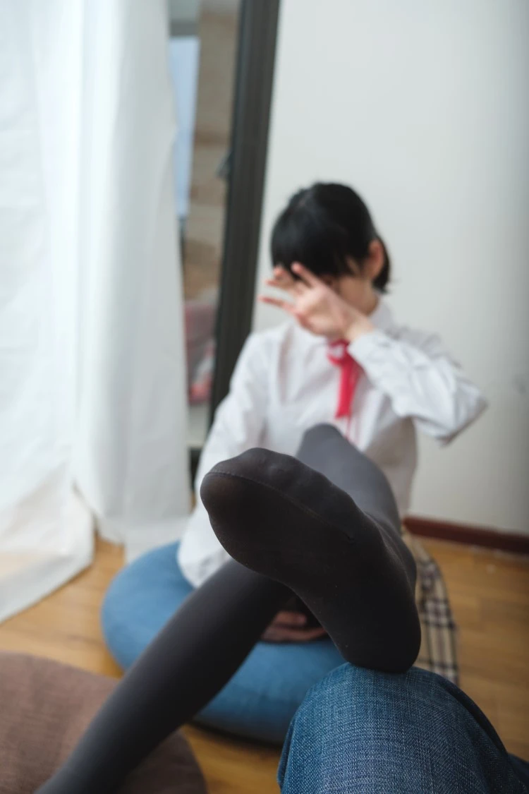 喵写真 早期作品05 JK黑丝校服格子裙 [80P/1V/970MB]