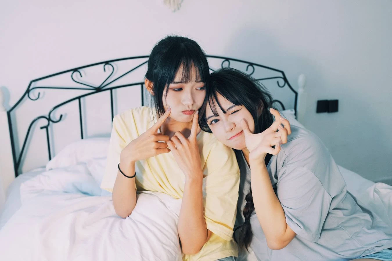[YITUU艺图语] 2022.04.19 姐妹成对，快乐加倍 贰加六 [23P/87MB]