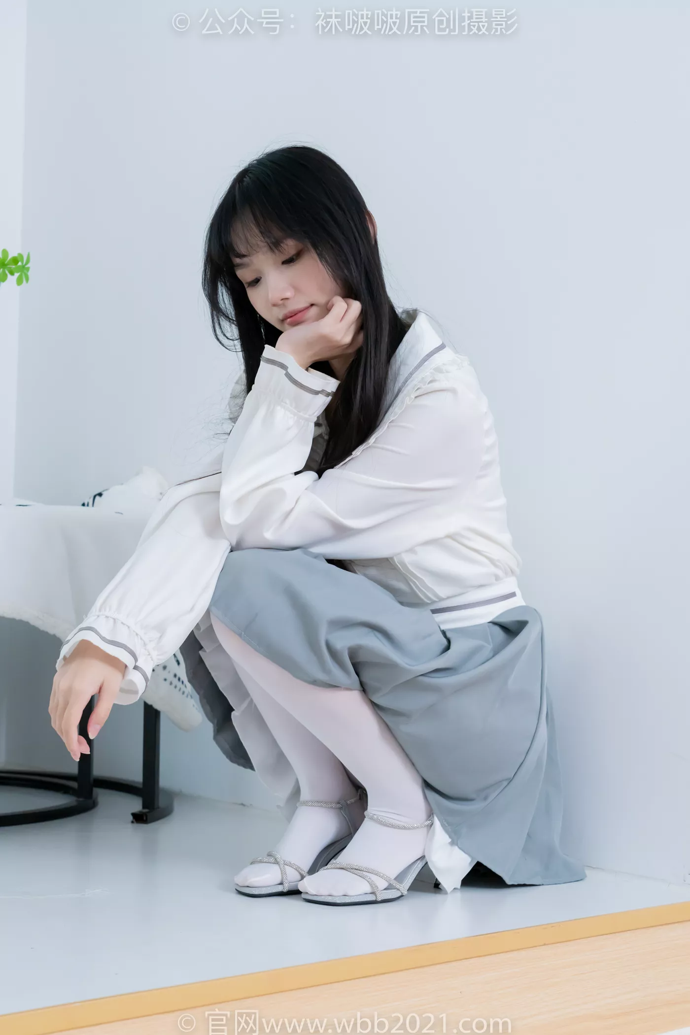 [BoBoSocks袜啵啵]NO.468 甜甜圈-高跟凉鞋、厚白丝、裸足、丝袜和裸足踩蓝莓剧情[150P/1V/7.57GB]
