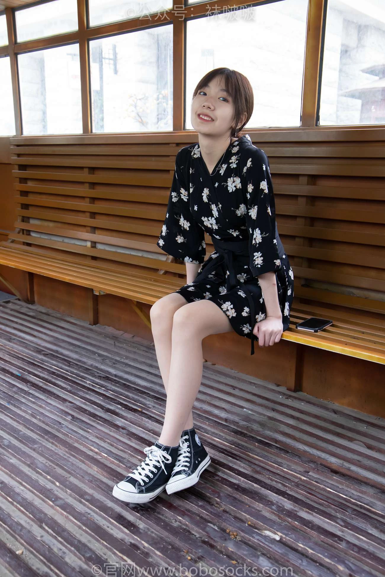 [BoBoSocks袜啵啵]NO.013 小甜豆-匡威帆布鞋、浅灰色短棉袜、肉丝 [132P/1V/8.07GB]