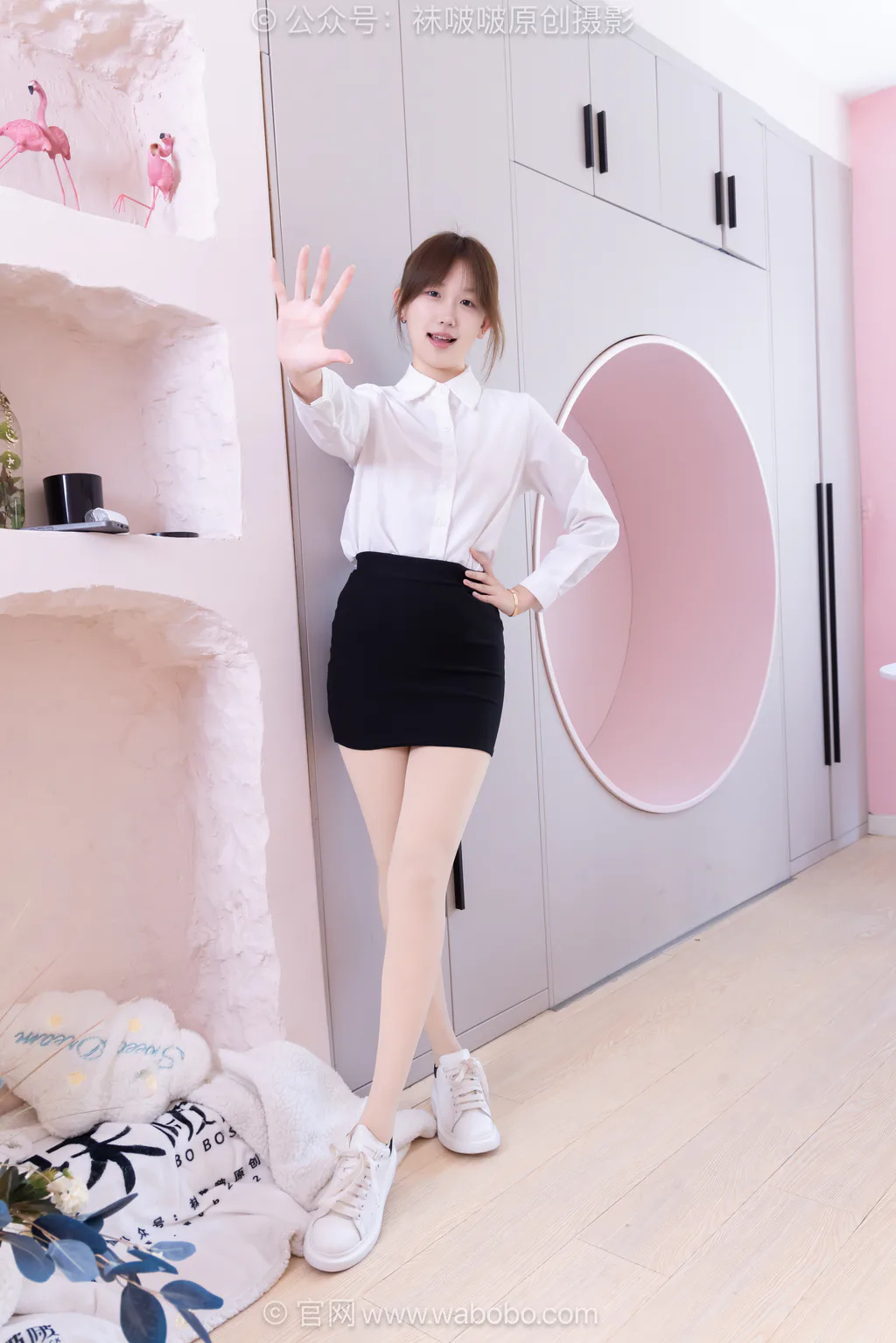 [BoBoSocks袜啵啵]NO.690 香菜-板鞋、厚肉丝、ol至服[156P/1V/5.73GB]