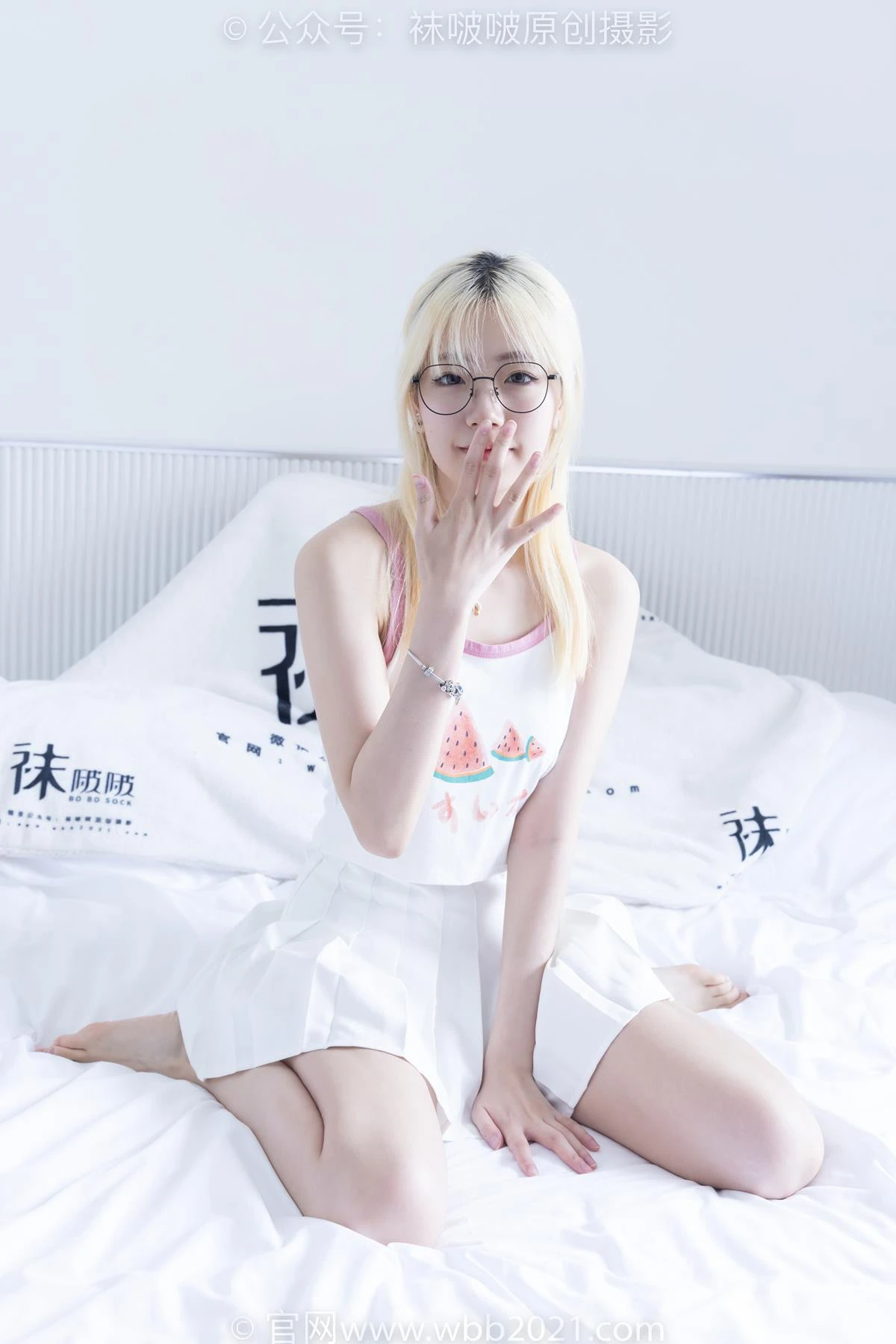 [BoBoSocks袜啵啵]NO.558 小甜豆-帆布鞋、黑丝、裸足[155P/1V/5.27GB]