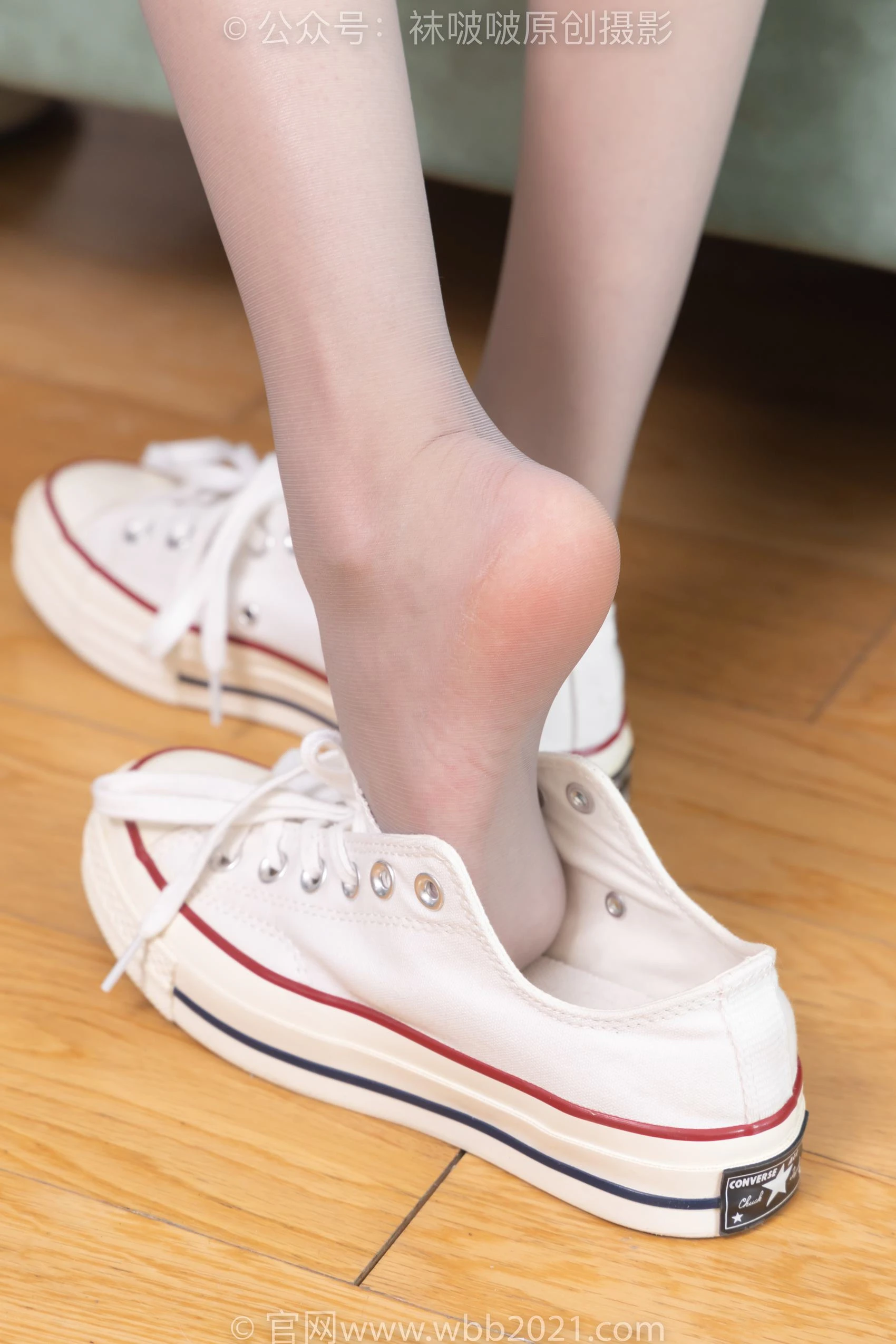 [BoBoSocks袜啵啵]NO.379 稚予-板鞋、灰丝[140P/1V/5.33GB]