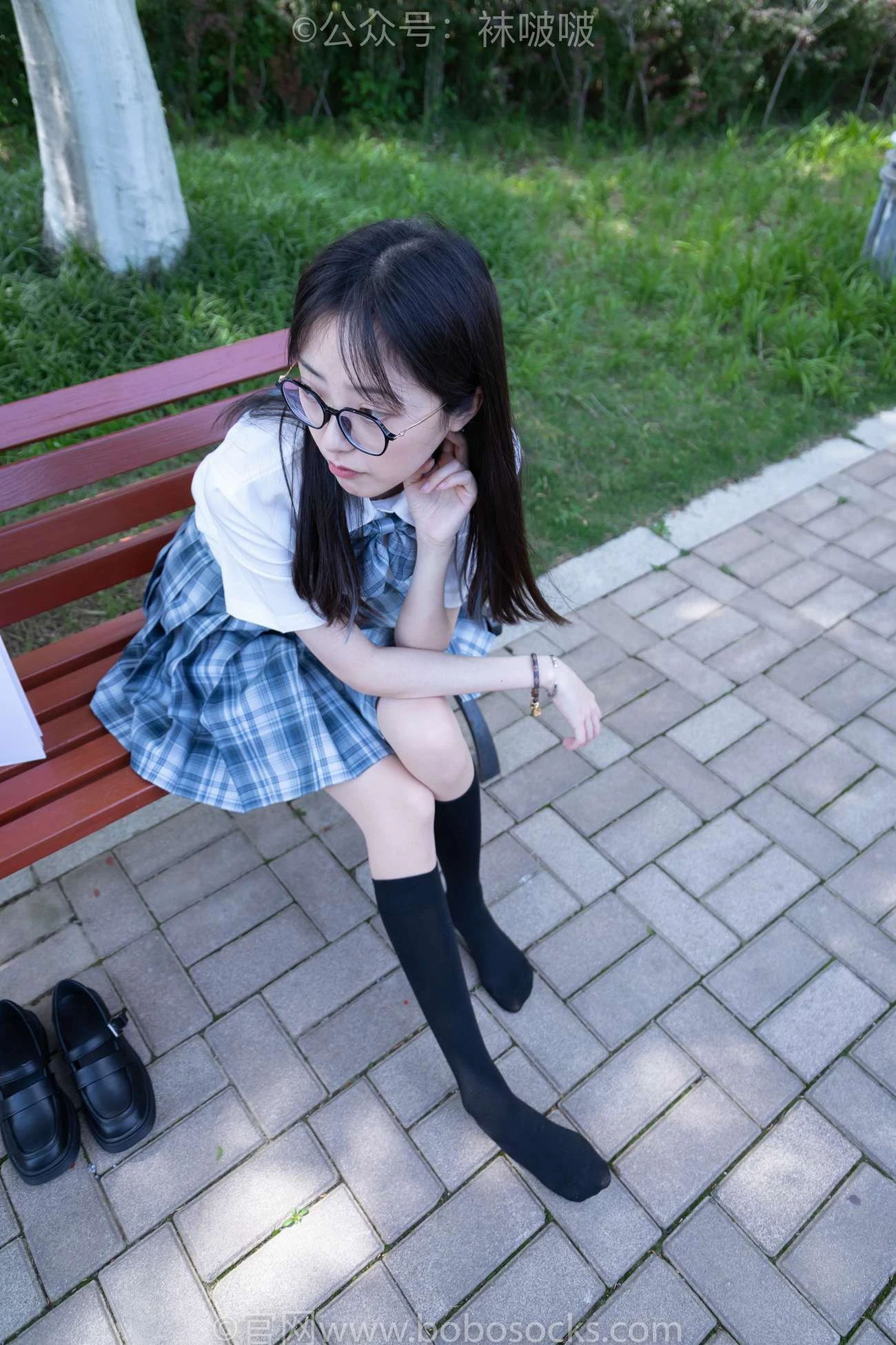 [BoBoSocks袜啵啵]NO.007 稚予-JK至服、皮鞋、黑色中筒棉袜、肉丝 [143P/1V/3.49GB]