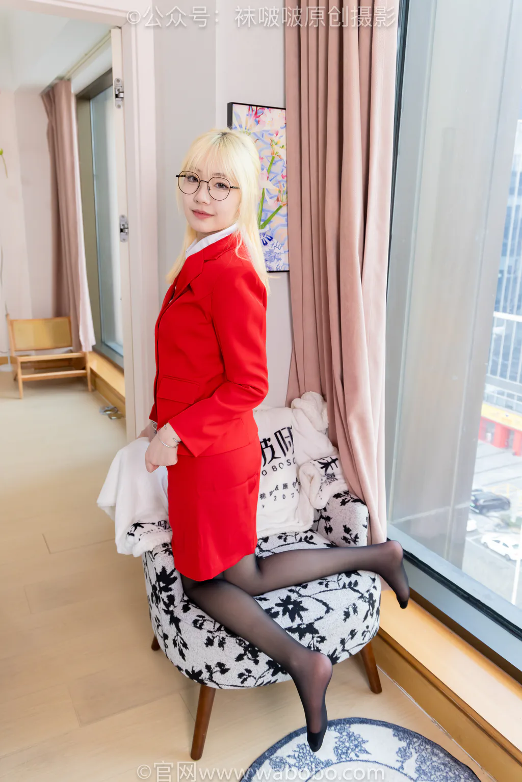 [BoBoSocks袜啵啵]NO.645 小甜豆-两双高跟鞋、薄黑丝、裸足[147P/1V/6.64GB]