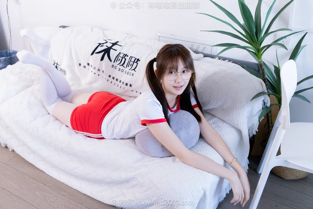 [BoBoSocks袜啵啵]NO.611 香菜-板鞋、厚白丝过膝袜、薄白丝、体操服[148P/1V/5.89GB]