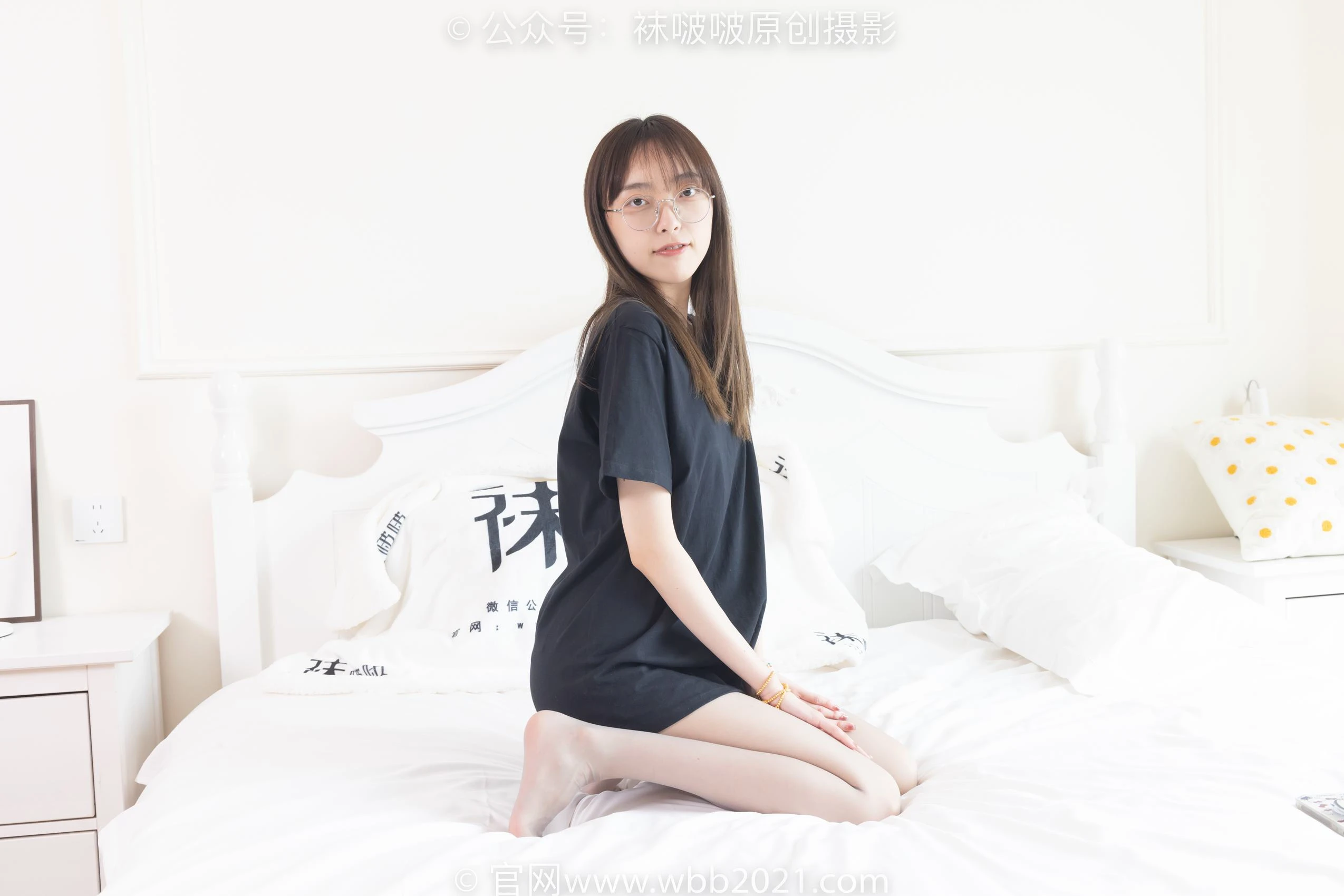 [BoBoSocks袜啵啵]NO.379 稚予-板鞋、灰丝[140P/1V/5.33GB]