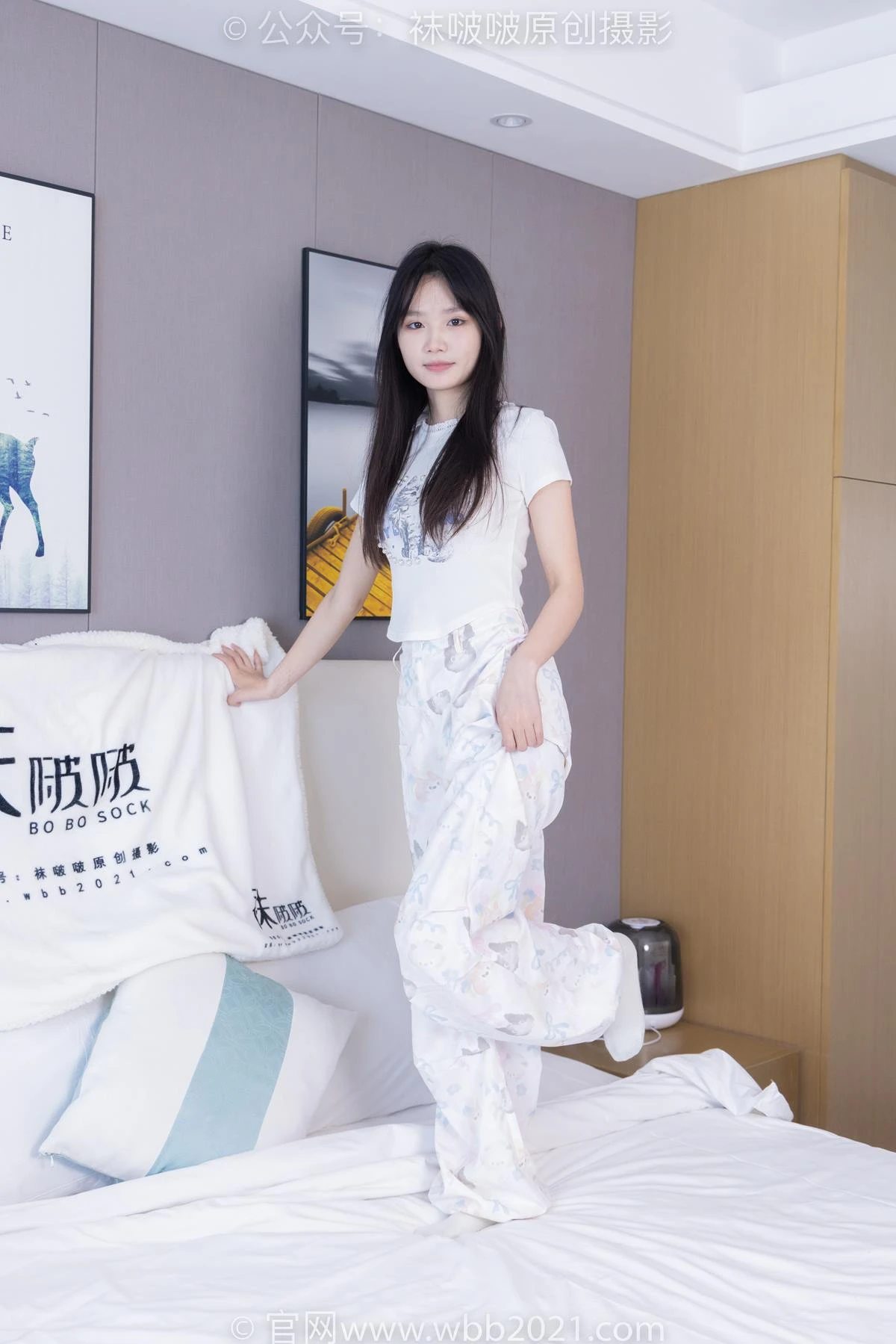 [BoBoSocks袜啵啵]NO.550 甜甜圈-板鞋自然穿脏白棉袜[148P/1V/5.90GB]