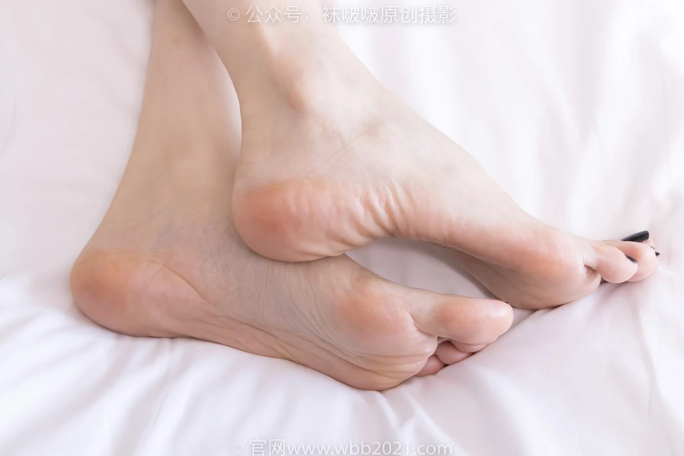 [BoBoSocks袜啵啵]NO.417 稚予-板鞋、白棉袜、裸足、裸足部分脚底抹精油[199P/1V/6.77GB]