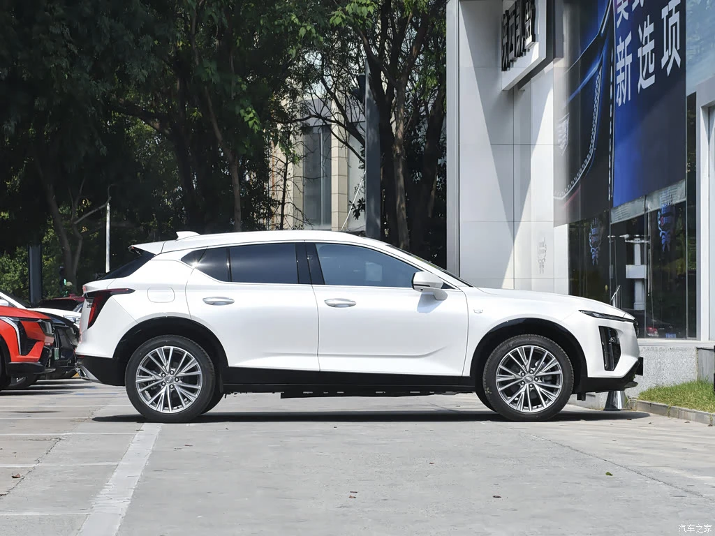 凯迪拉克_凯迪拉克GT4 2023款 25T 尊贵型 高清图集