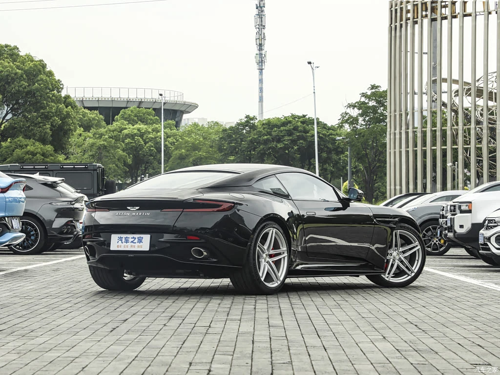 阿斯顿・马丁_阿斯顿・马丁DB12 2025款 4.0T V8 Coupe 高清图集