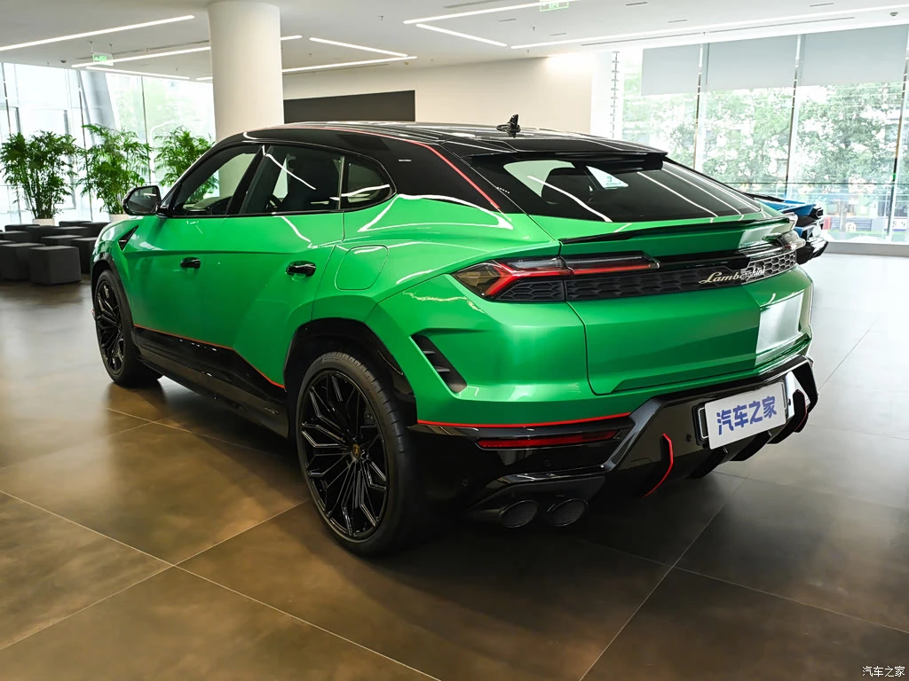 兰博基尼_Urus SE 2026款 4.0T Tettonero 特别版 高清图集