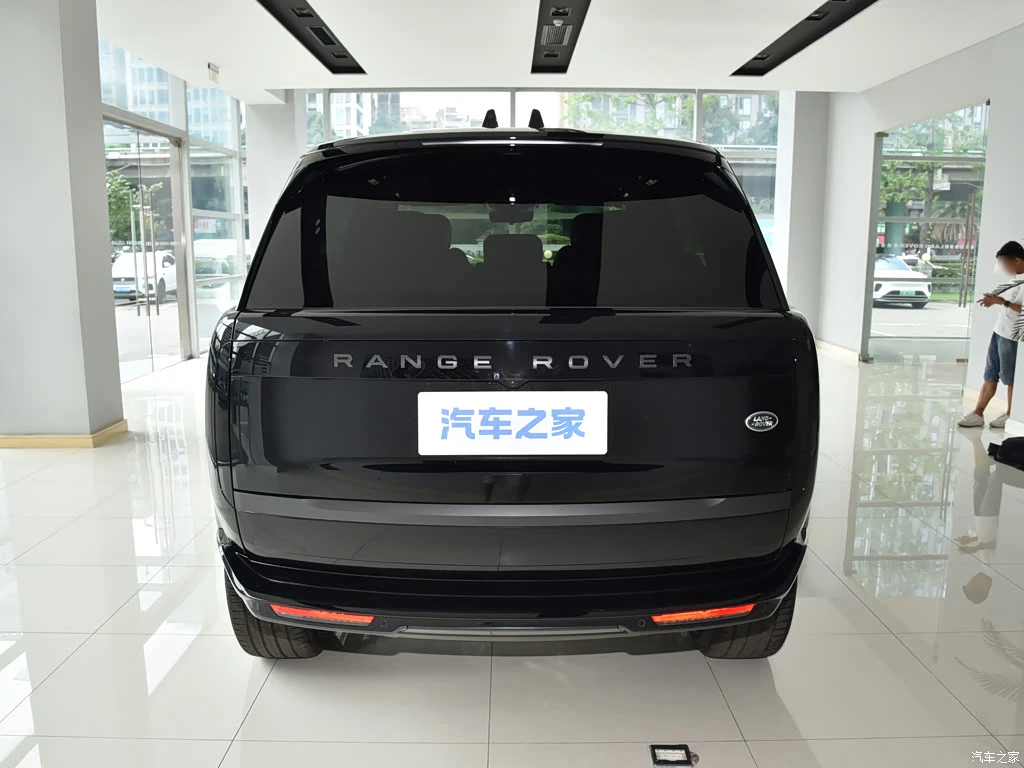 路虎_揽胜 2026款 3.0 L6 400PS 黑骏版 高清图集