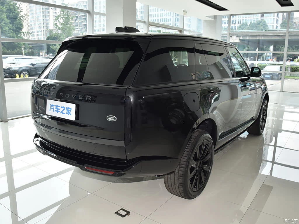 路虎_揽胜 2026款 3.0 L6 400PS 黑骏版 高清图集