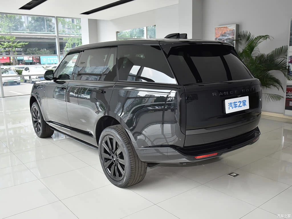 路虎_揽胜 2026款 3.0 L6 400PS 黑骏版 高清图集