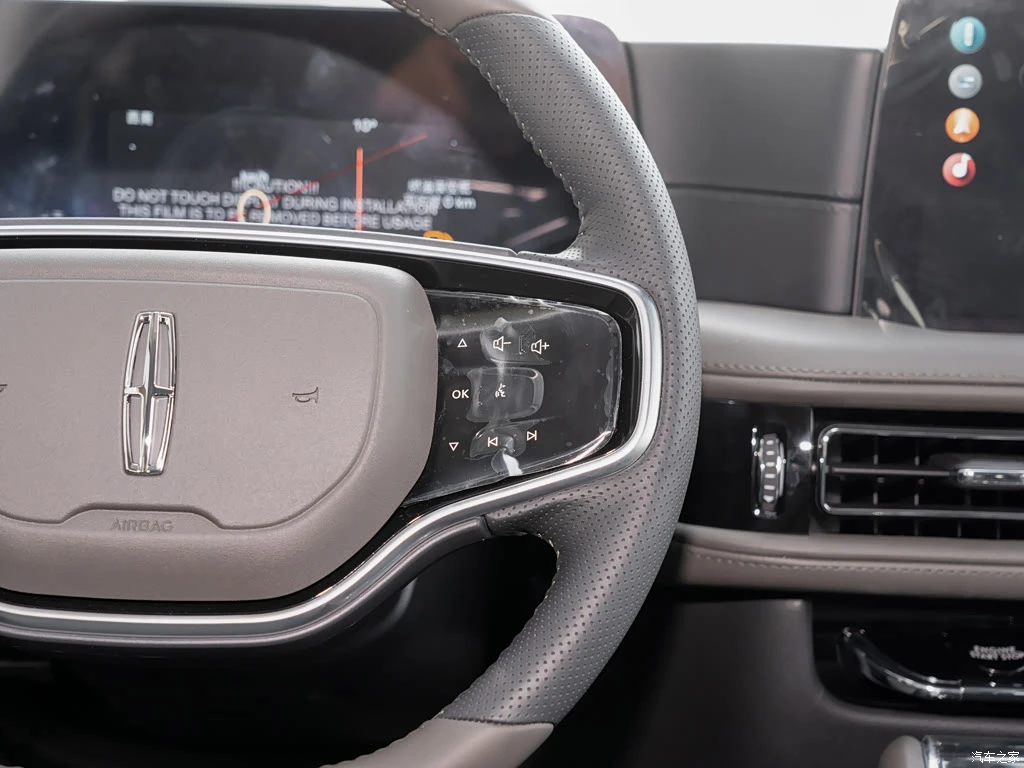 林肯_飞行家 2024款 3.0T V6 四驱典雅版 七座 高清图集