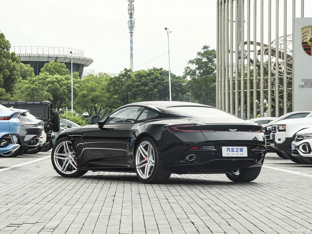 阿斯顿・马丁_阿斯顿・马丁DB12 2025款 4.0T V8 Coupe 高清图集