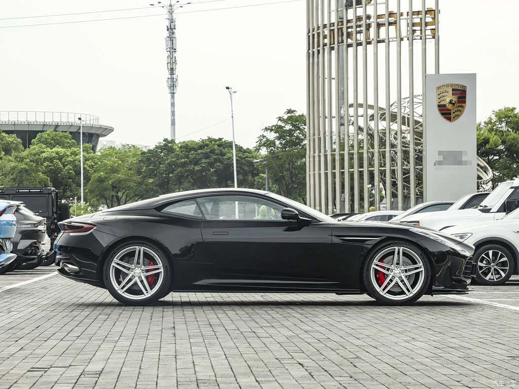 阿斯顿・马丁_阿斯顿・马丁DB12 2025款 4.0T V8 Coupe 高清图集