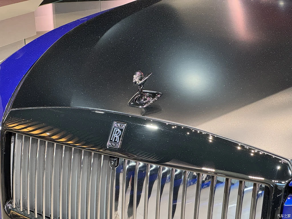 劳斯莱斯_闪灵 2025款 Black Badge 高清图集