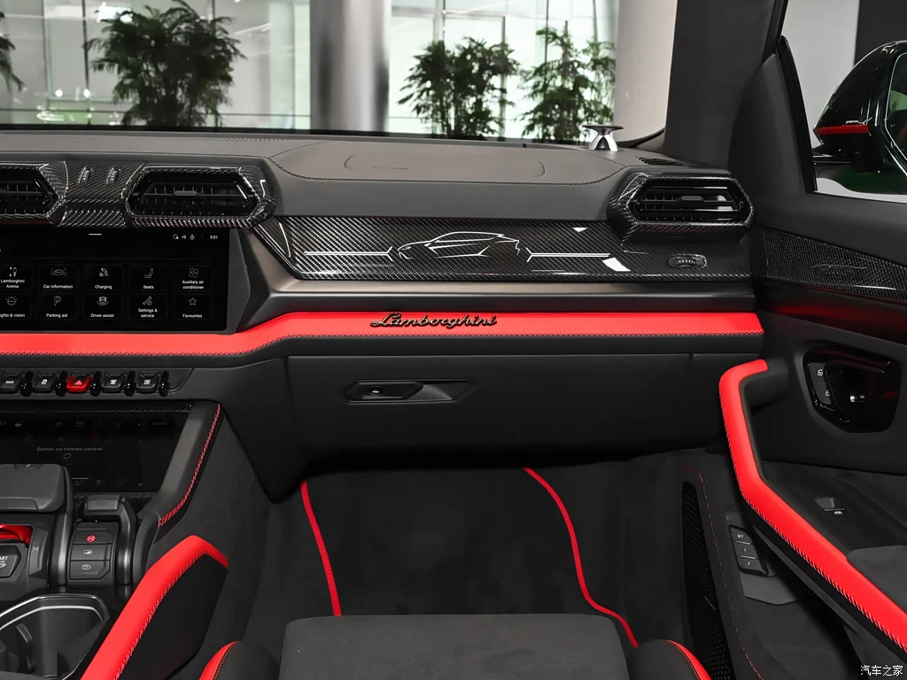 兰博基尼_Urus SE 2026款 4.0T Tettonero 特别版 高清图集