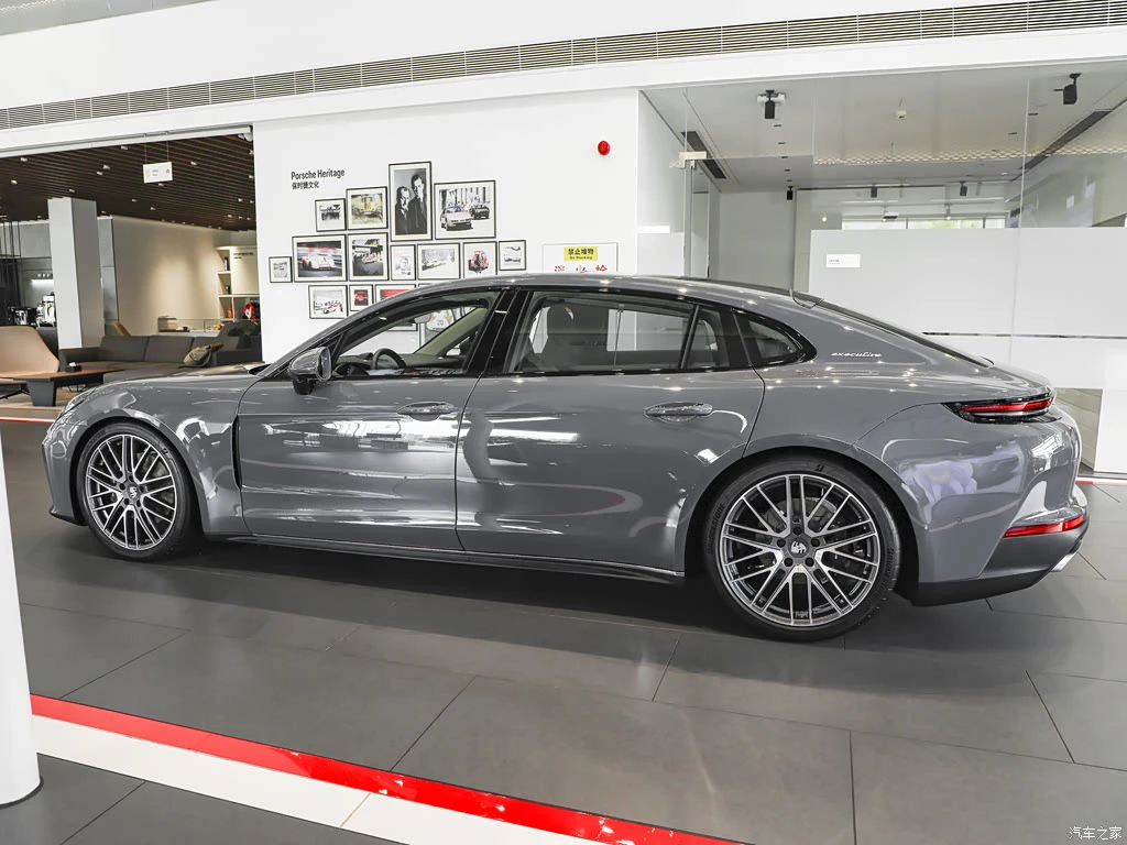 保时捷_Panamera 2026款 Panamera 行政加长尽享版 2.9T 高清图集