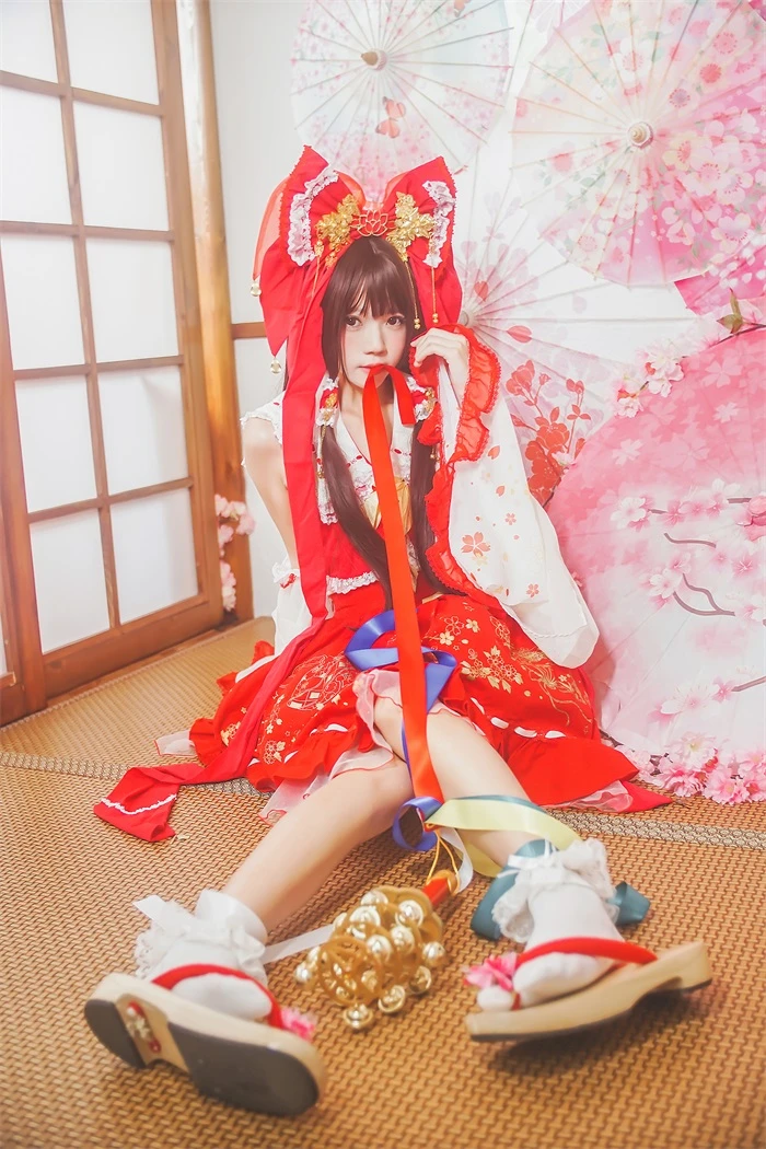 萝莉风COS 桜桃喵 – 灵梦／超可爱／新年快乐哦 [45P/553MB]
