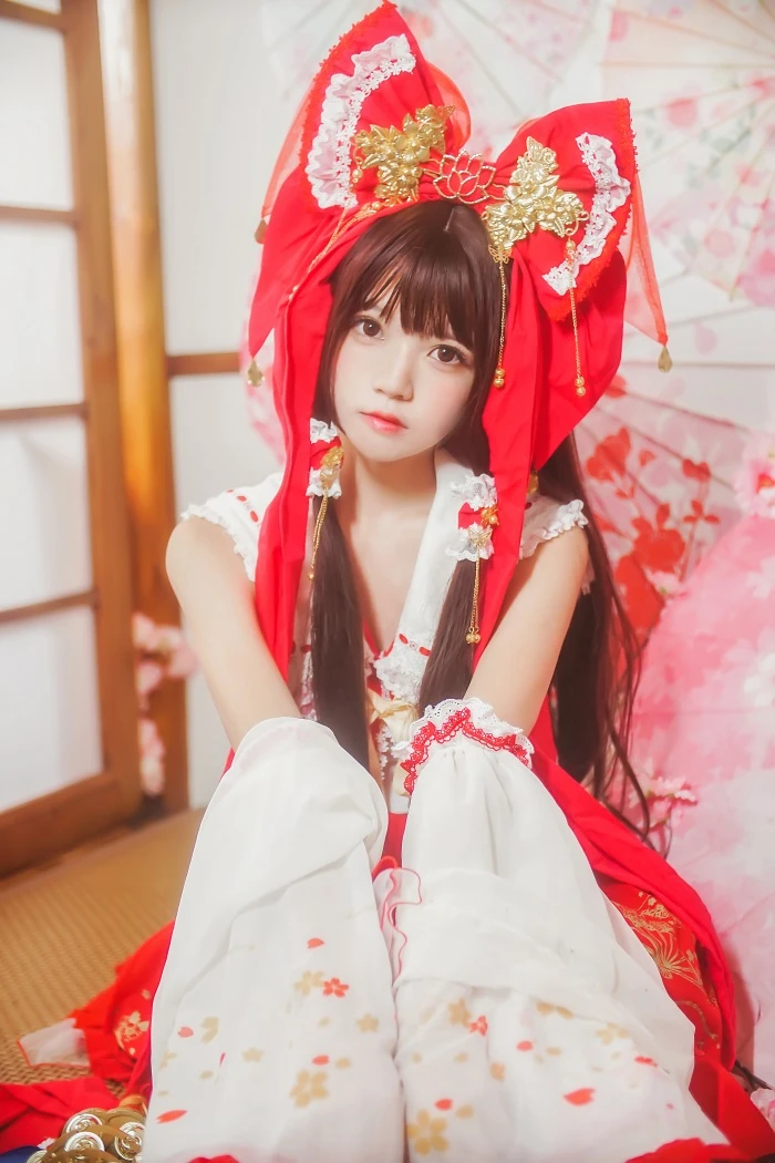 萝莉风COS 桜桃喵 – 灵梦／超可爱／新年快乐哦 [45P/553MB]