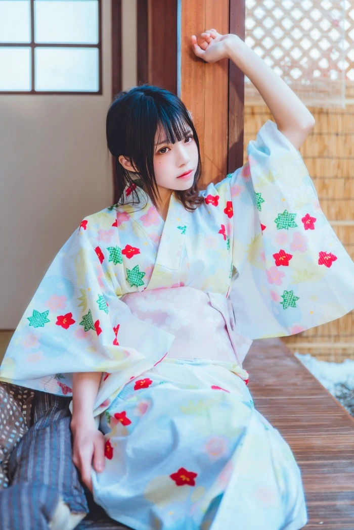 萝莉风COS 桜桃喵 – 小少女电子档 [103P/1.6G]