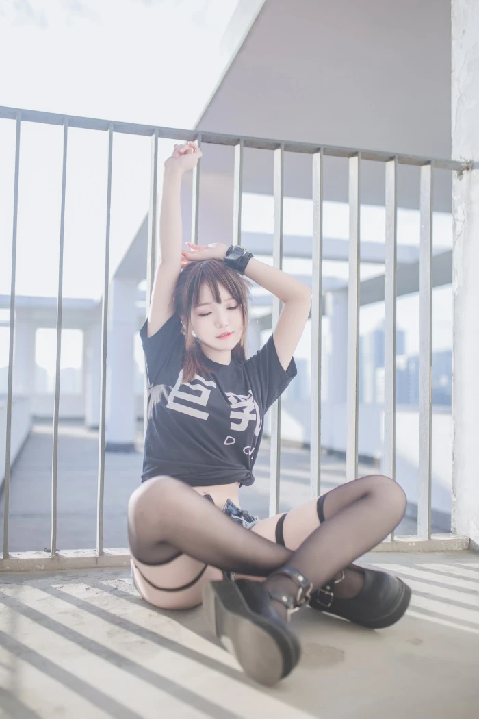 Coser女神@Yoko宅夏Cos – 巨乳黑丝 [28P/146MB]