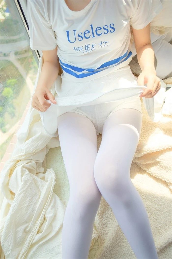 森萝财团精品@R15系列-004 [111P/612MB]