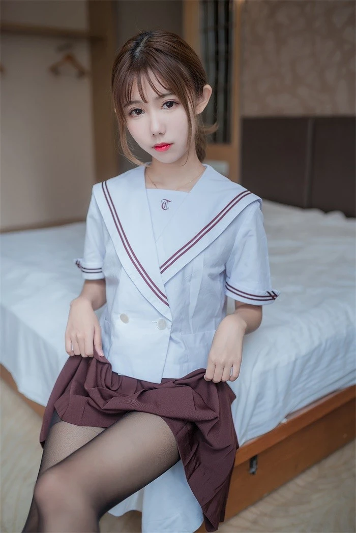 风之领域精品写真@No.129 黑丝系制服小姐姐 [45P/100MB]