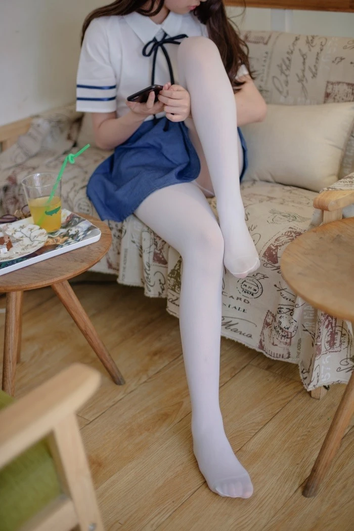 森萝财团精品@R15系列-021 [71P/398MB]