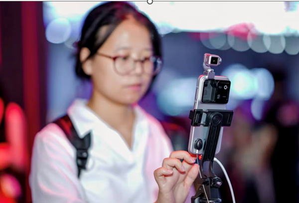 当ChinaJoy不再是“游戏展”:在高通骁龙主题馆,我看到了AI时代的全场景娱乐