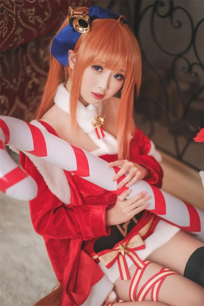 人气动漫Coser@面饼仙儿 FAL圣诞 [19P/59MB]