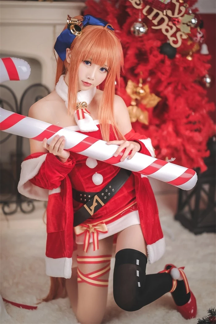 人气动漫Coser@面饼仙儿 FAL圣诞 [19P/59MB]