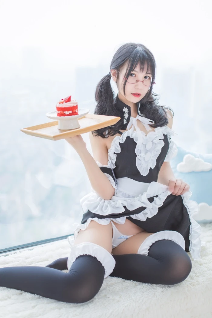 微博妹子@逐月SU 2018-7月女仆写真 [66P+1V/884MB]