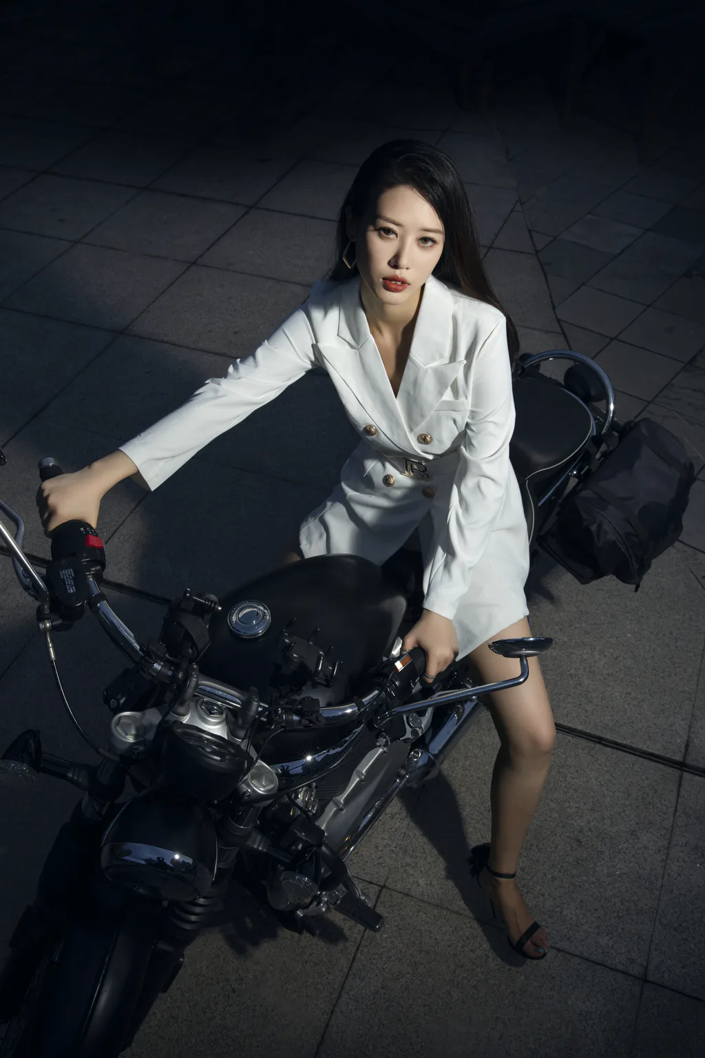[YITUYU艺图语]2023.08.13 MOTORCYCLE Chenaling_CL[29+1P/386MB]