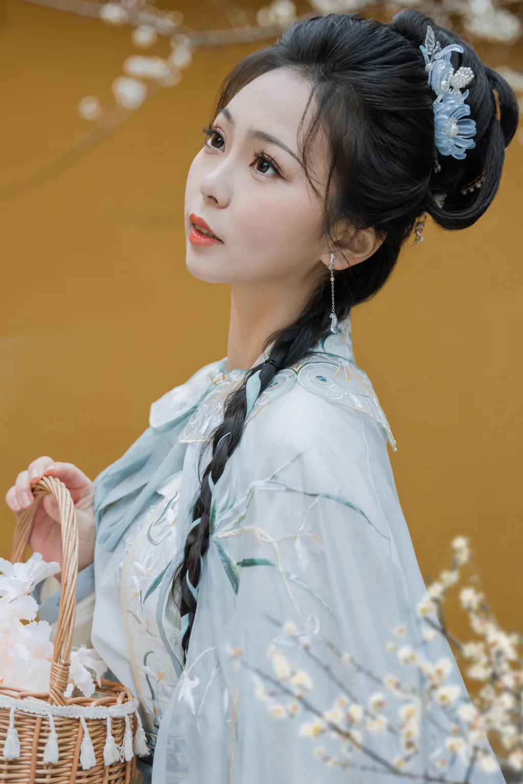 [YITUYU艺图语]2023.03.15 青梅 阡墨红尘[27+1P/580MB]