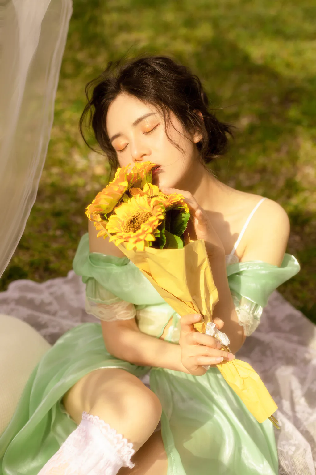 [YITUYU艺图语]2023.04.03 躺进浪漫里 安妮[22+1P/394MB]