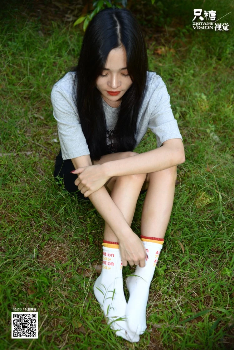 [只糖棉袜]NO.024 文文－野花与你 [147P/491MB]